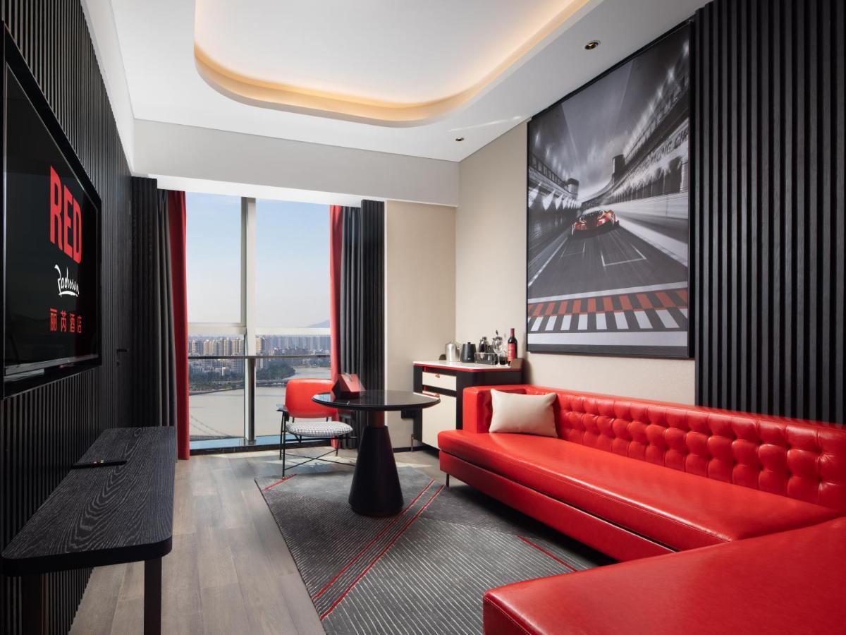 เรดิสัน เรด จูไห่ กงเป่ย พอร์ท Hotel ภายนอก รูปภาพ